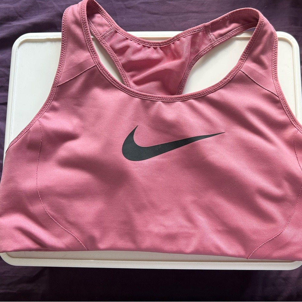 Nike Rose Pink Sports Bra 🩷